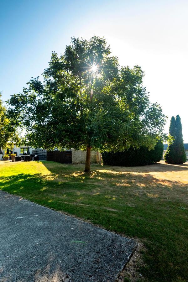 Hotel La Jalousie Saint-Aignan-de-Cramesnil Zewnętrze zdjęcie